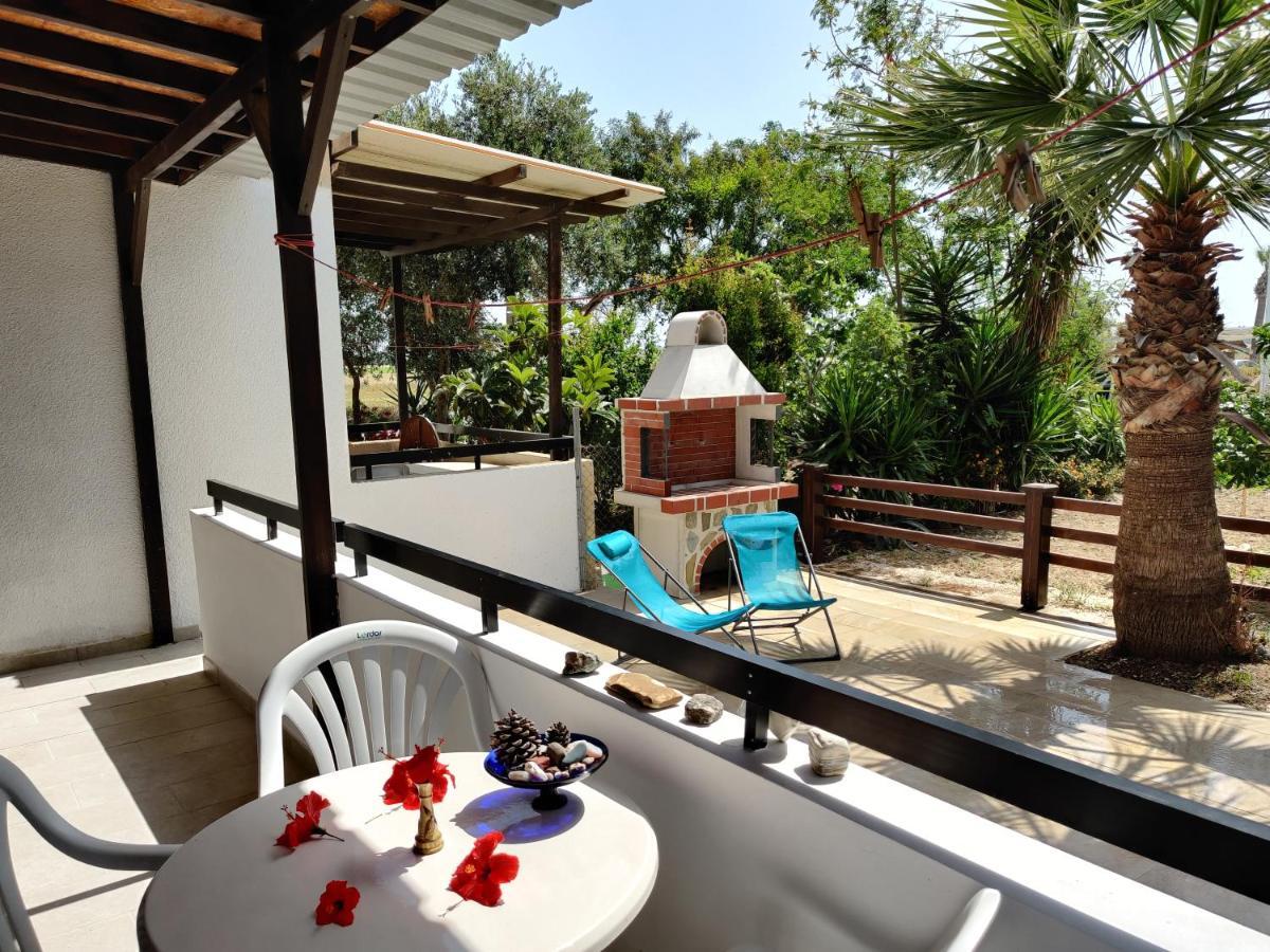 Palm Garden Paradise Perivolia Exterior photo